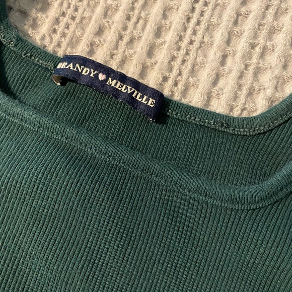 Brandy Melville Ribbed Crop Top - Picture 2 of 3